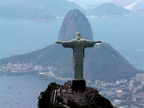 Corcovado : Un hymne mélancolique à la beauté naturelle du Brésil et une mélodie ensoleillée qui embaume l'âme